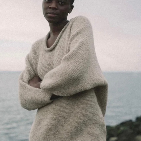 Aliya Wanek Leal Sweater - Picture 2 of 6